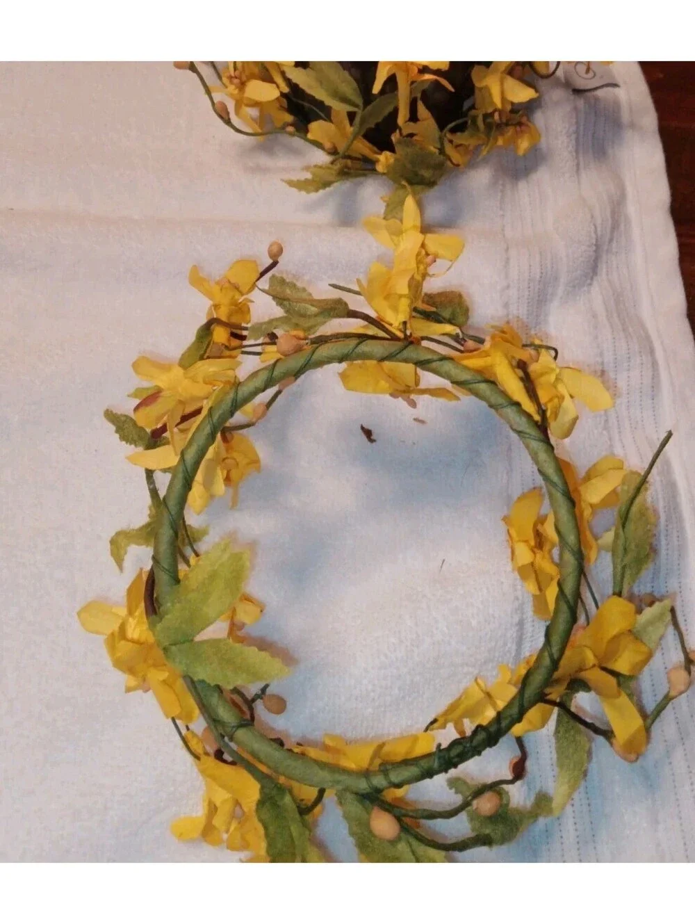 Artificial Yellow Blossom Floral Candle Rings N 20